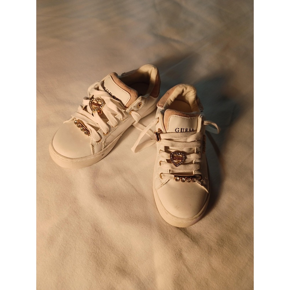 GUESS Shoes Girls Size 1 White Low Top‎ Sneakers Gold Jeweled Heart Charm GFMYAH